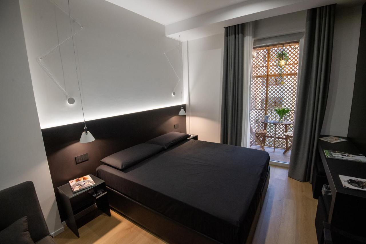 Contemporaneamente 147 - Modern & Comfort Rooms Bari Ngoại thất bức ảnh