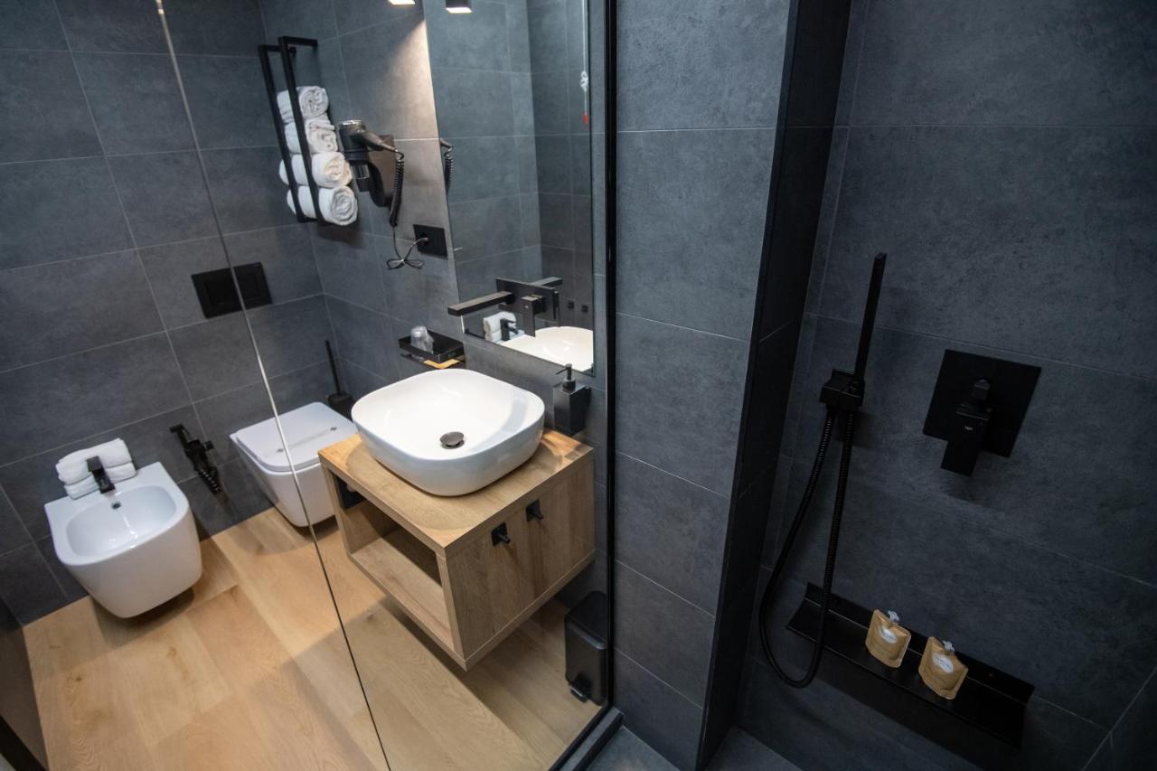 Contemporaneamente 147 - Modern & Comfort Rooms Bari Ngoại thất bức ảnh