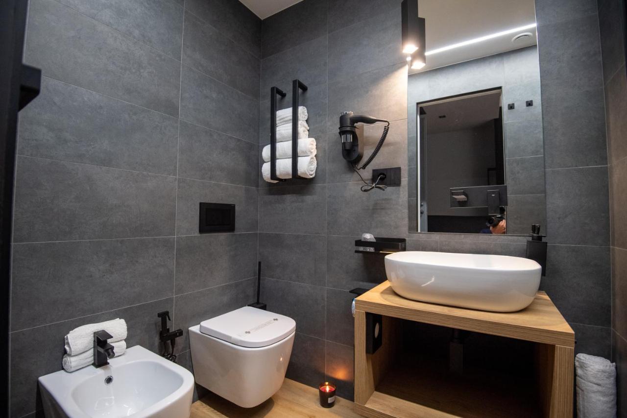 Contemporaneamente 147 - Modern & Comfort Rooms Bari Ngoại thất bức ảnh