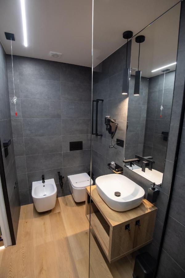Contemporaneamente 147 - Modern & Comfort Rooms Bari Ngoại thất bức ảnh