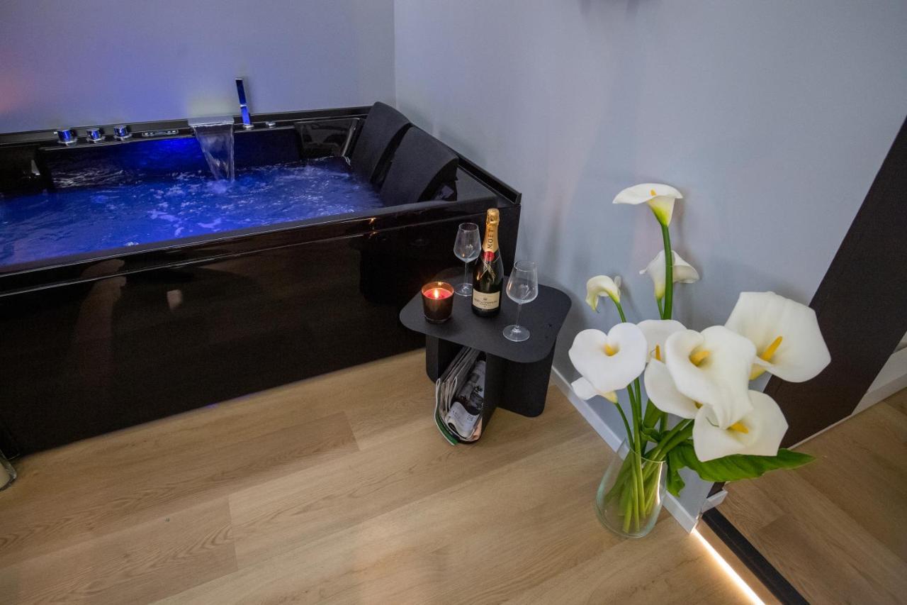 Contemporaneamente 147 - Modern & Comfort Rooms Bari Ngoại thất bức ảnh