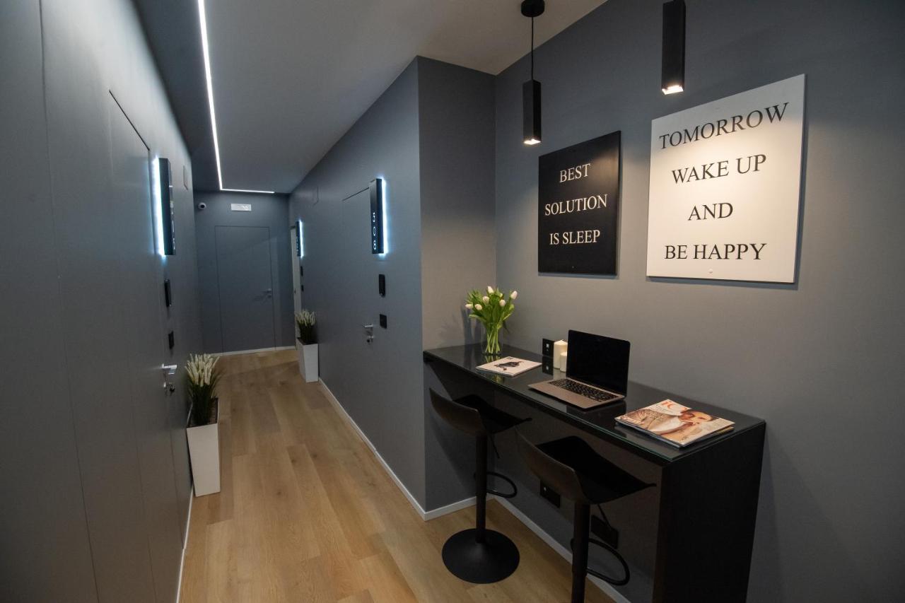 Contemporaneamente 147 - Modern & Comfort Rooms Bari Ngoại thất bức ảnh